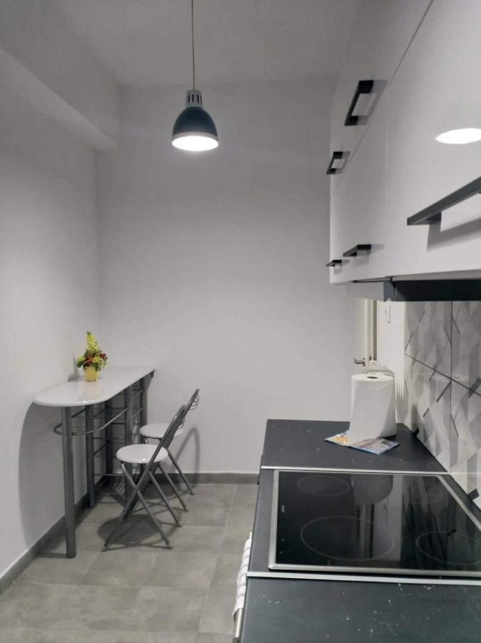A Convenient Apartment In The Heart Of アテネ エクステリア 写真
