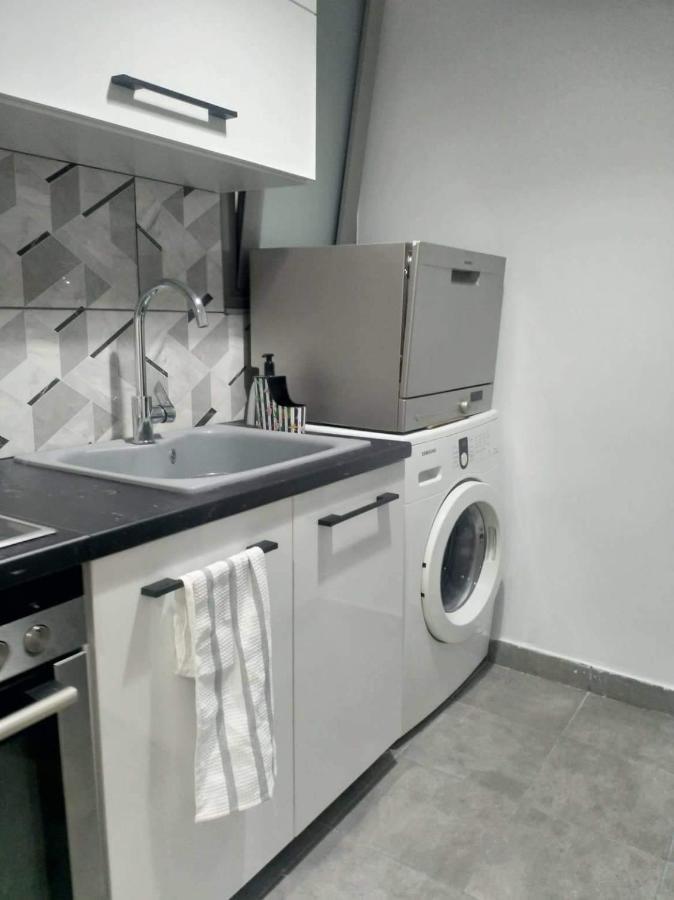 A Convenient Apartment In The Heart Of アテネ エクステリア 写真